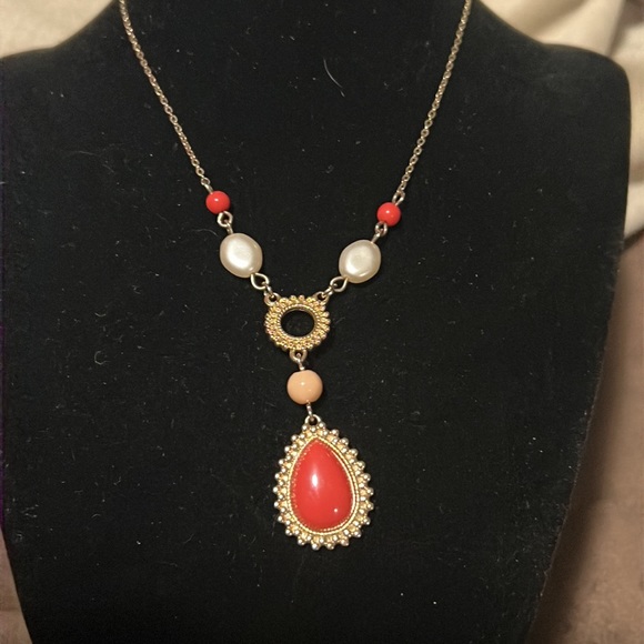 necklace- coral colored fashion 17” + 3” extension - Picture 4 of 6